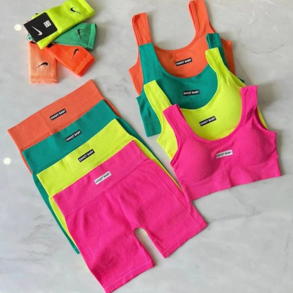 ست ورزشی نیمتنه شلوارک